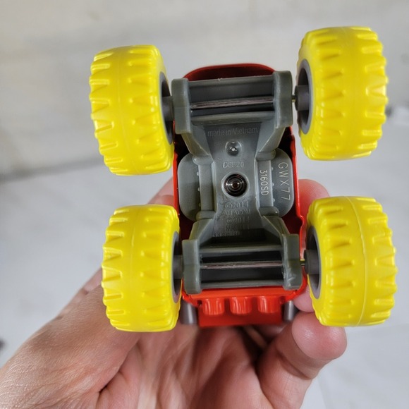 Blaze And The Monster Machines - Monster Engine Blaze, Diecast, HTF Yellow Tires - Picture 6 of 6